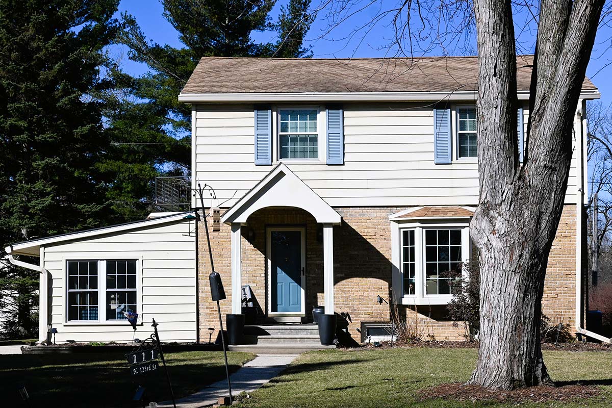 Exterior house painting feature on N 123rd St in Wauwatosa WI