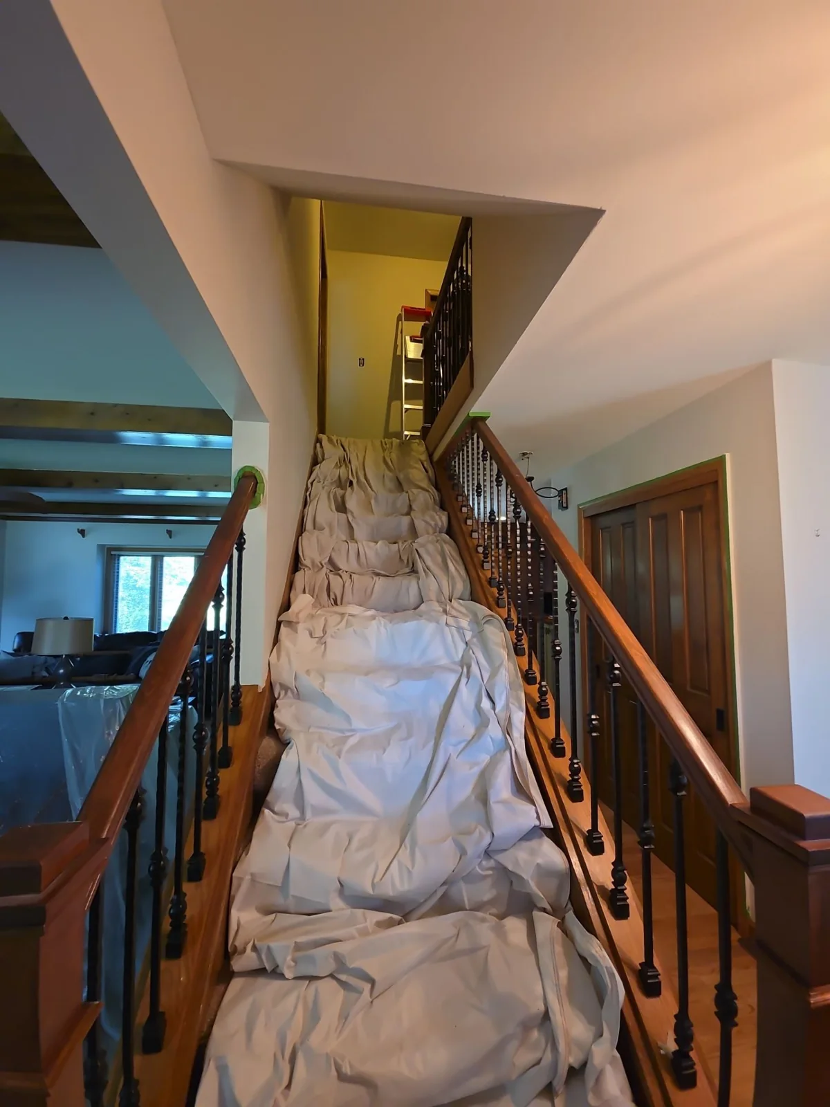 During preparation: coverings protect the stairway while interior work is underway.